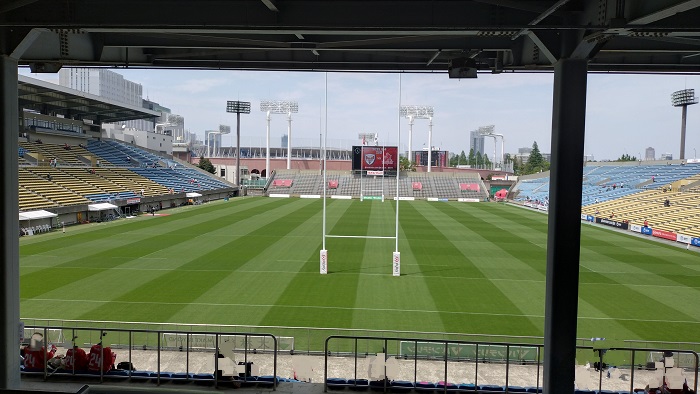 秩父宮南サイドスタンド、最上段からの見え方